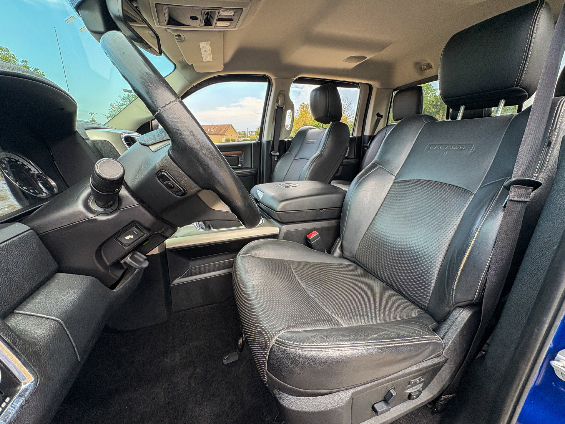 Used 2016 RAM 1500 Laramie w/ Convenience Group AWD/4WD image 25
