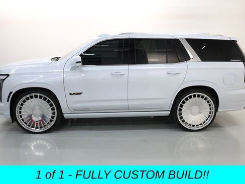 Used 2026 Cadillac Escalade V AWD/4WD image 3