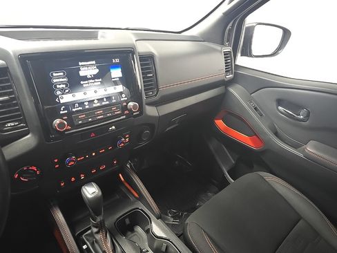 Used 2022 Nissan Frontier PRO-4X image 25