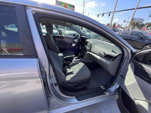 Used 2020 Hyundai Elantra SEL FWD image 2