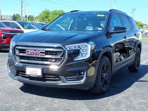 Used 2023 GMC Terrain AT4 w/ Infotainment Package II AWD/4WD image 2