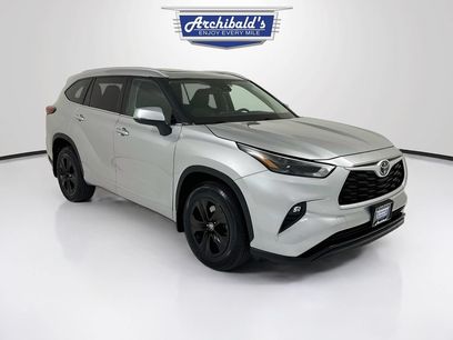 Used 2023 Toyota Highlander XLE