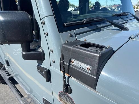 Used 2015 Jeep Wrangler Unlimited Sahara w/ Connectivity Group AWD/4WD image 6