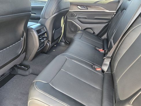New 2026 Jeep Grand Cherokee Limited AWD/4WD image 17