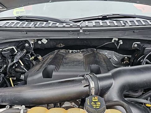 Used 2018 Ford Expedition XLT w/ Equipment Group 202A image 15