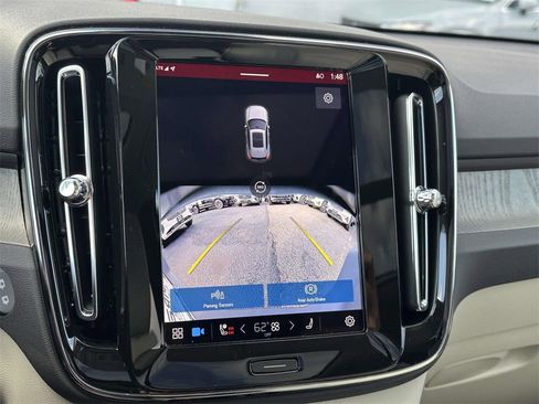 Used 2025 Volvo XC40 B5 Ultra w/ Climate Package image 26