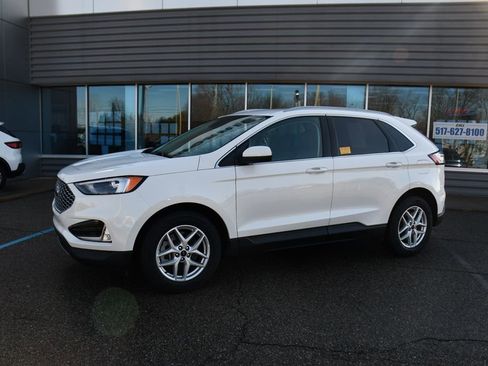 Used 2023 Ford Edge SEL w/ Convenience Package image 2