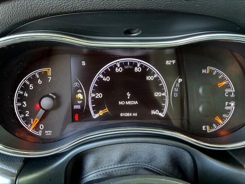 Used 2018 Jeep Grand Cherokee Laredo AWD/4WD image 13