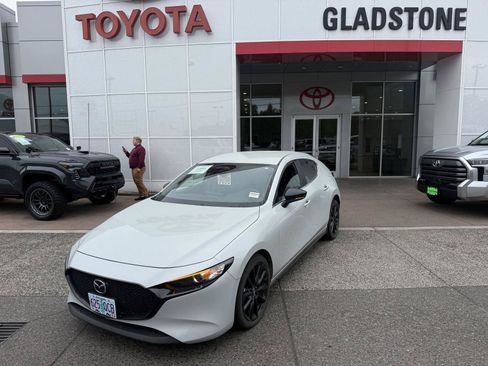 Used 2024 MAZDA MAZDA3 s FWD image 1