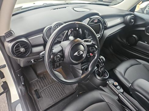Used 2018 MINI Cooper 2-Door Hardtop image 13