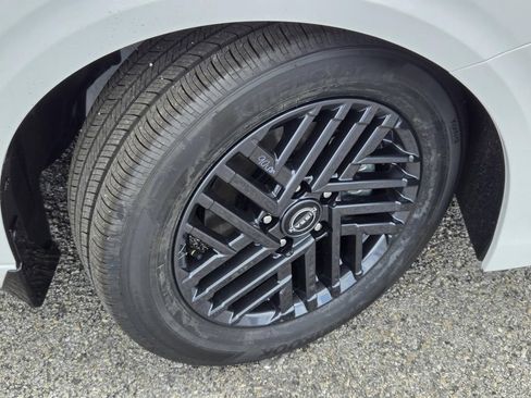 New 2027 Nissan Sentra SV w/ Floor Mat Package FWD image 6
