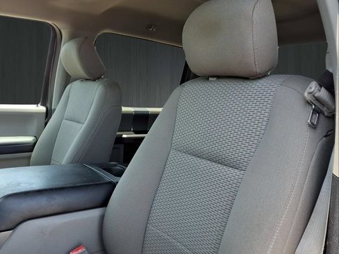 Used 2019 Ford F250 XLT w/ XLT Premium Package AWD/4WD image 12