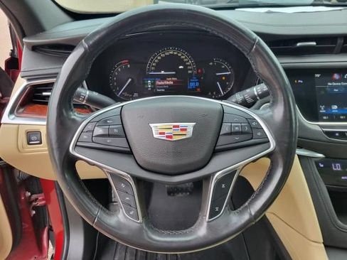 Used 2017 Cadillac XT5 Luxury w/ Driver Awareness Package AWD/4WD image 23