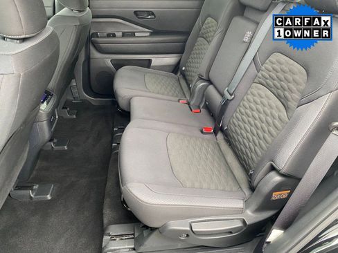 Used 2024 Nissan Pathfinder SV image 28