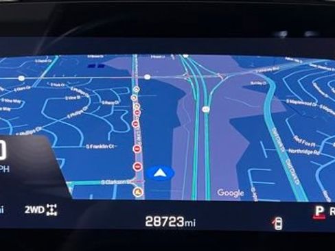 Used 2025 Chevrolet Suburban LT w/ Comfort Package image 24