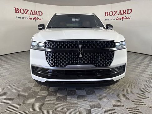 New 2025 Lincoln Navigator L Reserve image 2
