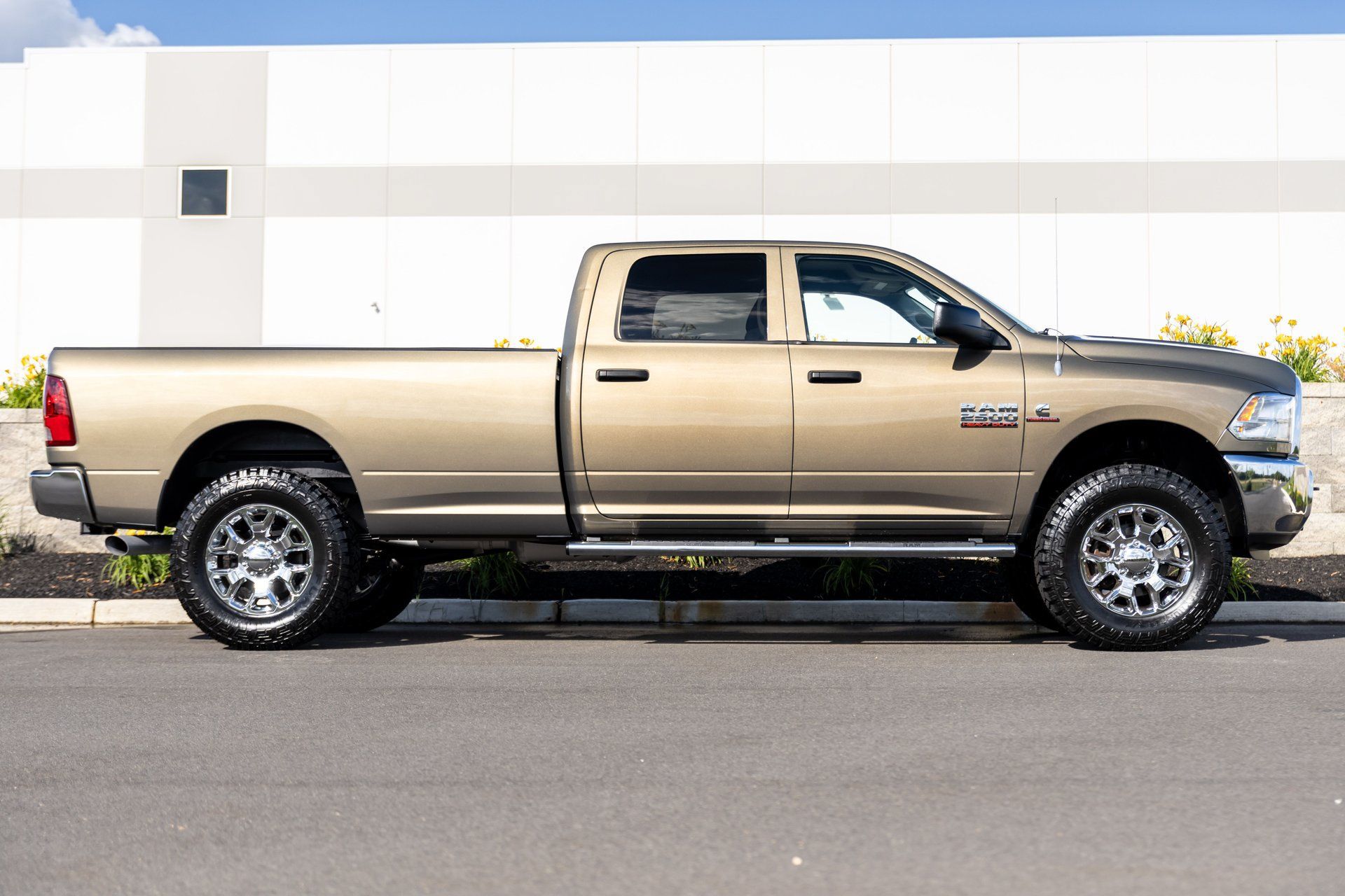 Used 2013 RAM 2500 Tradesman w/ Chrome Appearance Group AWD/4WD image 11
