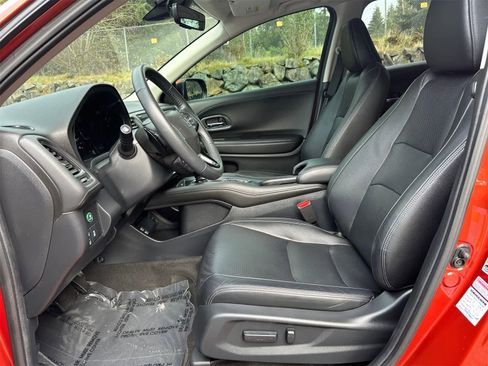 Used 2020 Honda HR-V Touring image 14
