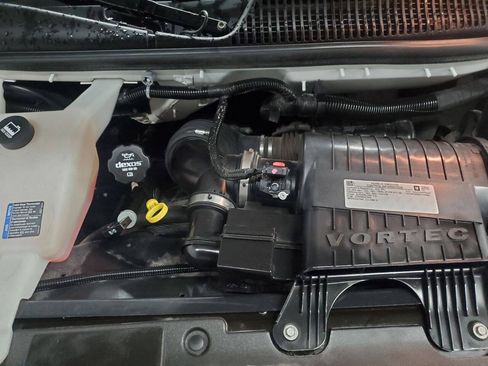 Used 2018 Chevrolet Express 2500 Extended w/ Driver Convenience Package RWD image 4