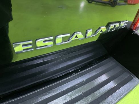 Used 2013 Cadillac Escalade Platinum image 13
