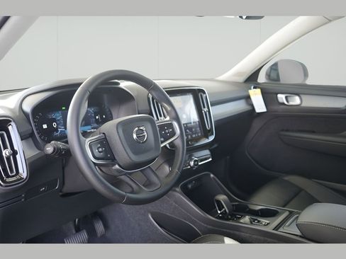New 2026 Volvo XC40 B5 Core w/ Protection Package AWD/4WD image 17