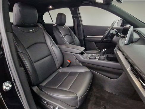 Used 2024 Cadillac XT4 Premium Luxury image 24