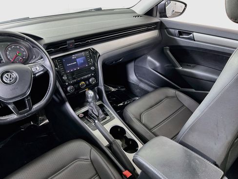 Used 2020 Volkswagen Passat 2.0T SE image 22