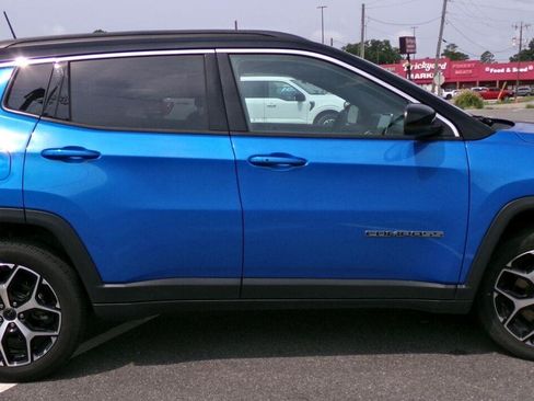 Used 2025 Jeep Compass Limited AWD/4WD image 5
