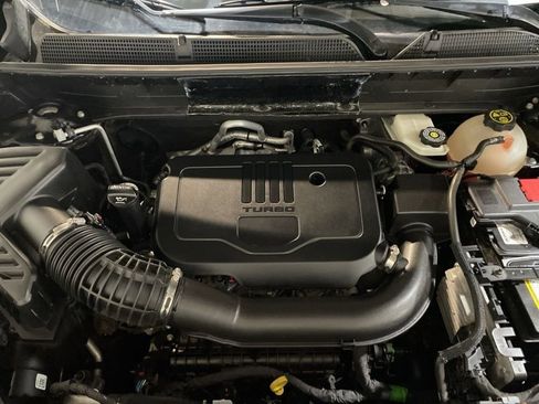 Used 2023 GMC Acadia SLE w/ Driver Convenience Package image 33