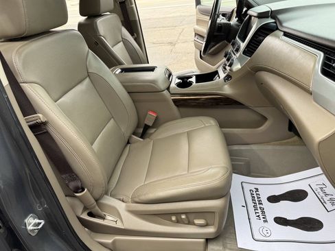 Used 2019 GMC Yukon XL SLT w/ Premium Edition AWD/4WD image 44