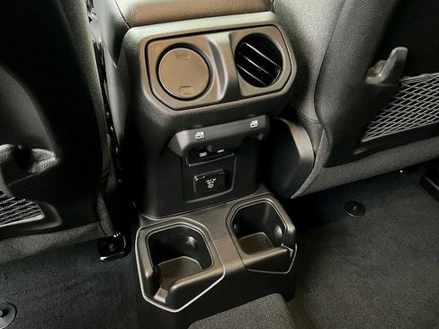 New 2026 Jeep Wrangler Unlimited Rubicon AWD/4WD image 28