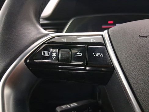 Used 2022 Audi e-tron Premium Plus w/ Premium Plus Package image 14