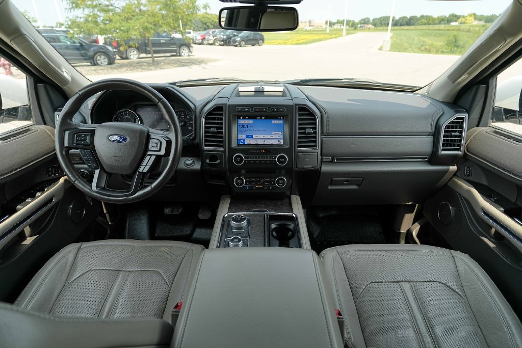 Used 2019 Ford Expedition Limited w/ Equipment Group 302A AWD/4WD image 29