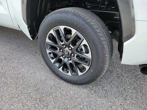 New 2026 Toyota Tundra Limited AWD/4WD image 26