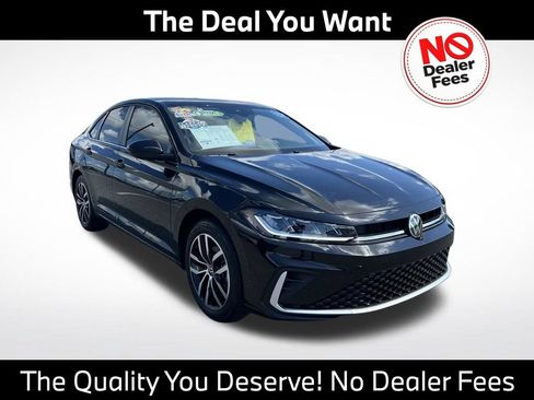 Used 2025 Volkswagen Jetta SE FWD image 1