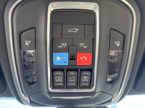 New 2025 Jeep Grand Cherokee L Limited w/ Luxury Tech Group II image 52