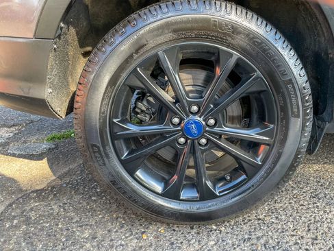 Used 2017 Ford Escape SE w/ SE Leather Comfort Package image 51