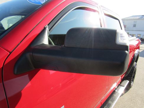 Used 2018 RAM 2500 Tradesman w/ Chrome Appearance Group image 18