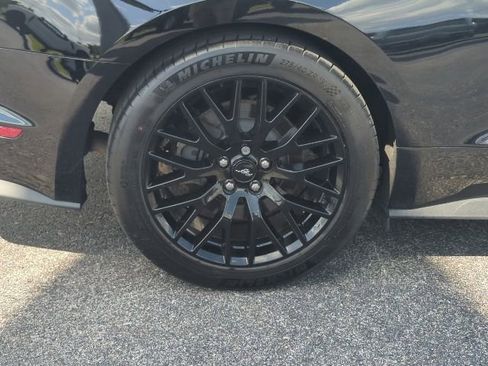 Used 2018 Ford Mustang GT Premium w/ GT Performance Package RWD image 11