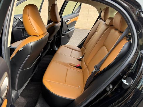 Used 2015 Lexus CT 200h image 17