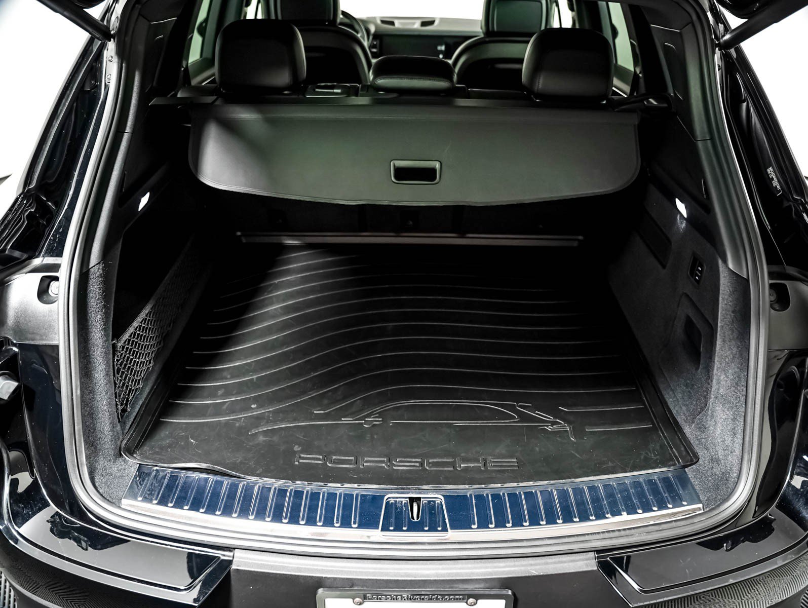 Certified 2026 Porsche Macan S AWD/4WD image 28
