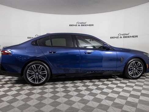 Used 2024 BMW 530i w/ M Sport Package RWD image 4