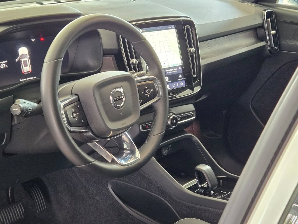 Used 2023 Volvo XC40 Recharge Plus AWD/4WD image 23