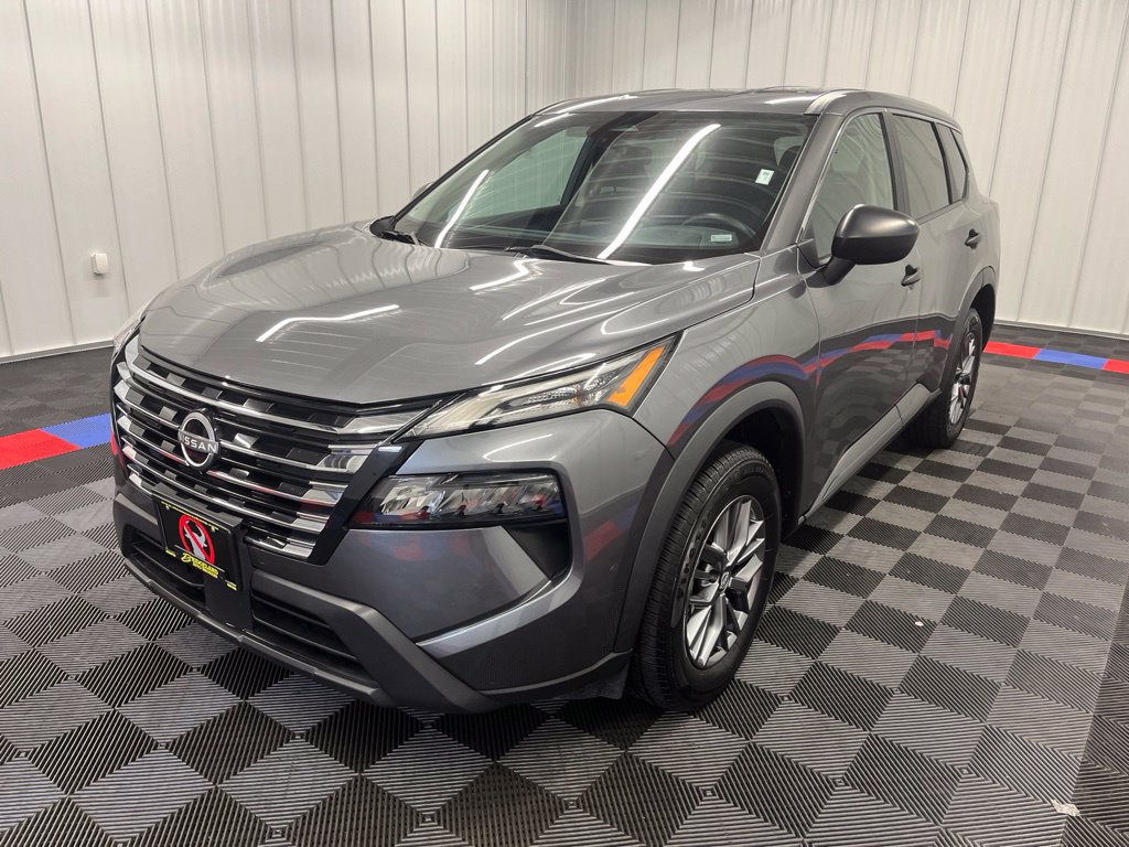 Used 2024 Nissan Rogue S AWD/4WD image 7