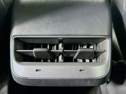 Used 2021 Tesla Model 3 Standard Range image 25