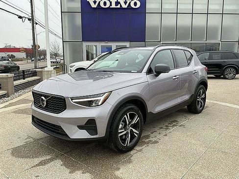 New 2026 Volvo XC40 B5 Core w/ Climate Package AWD/4WD image 3
