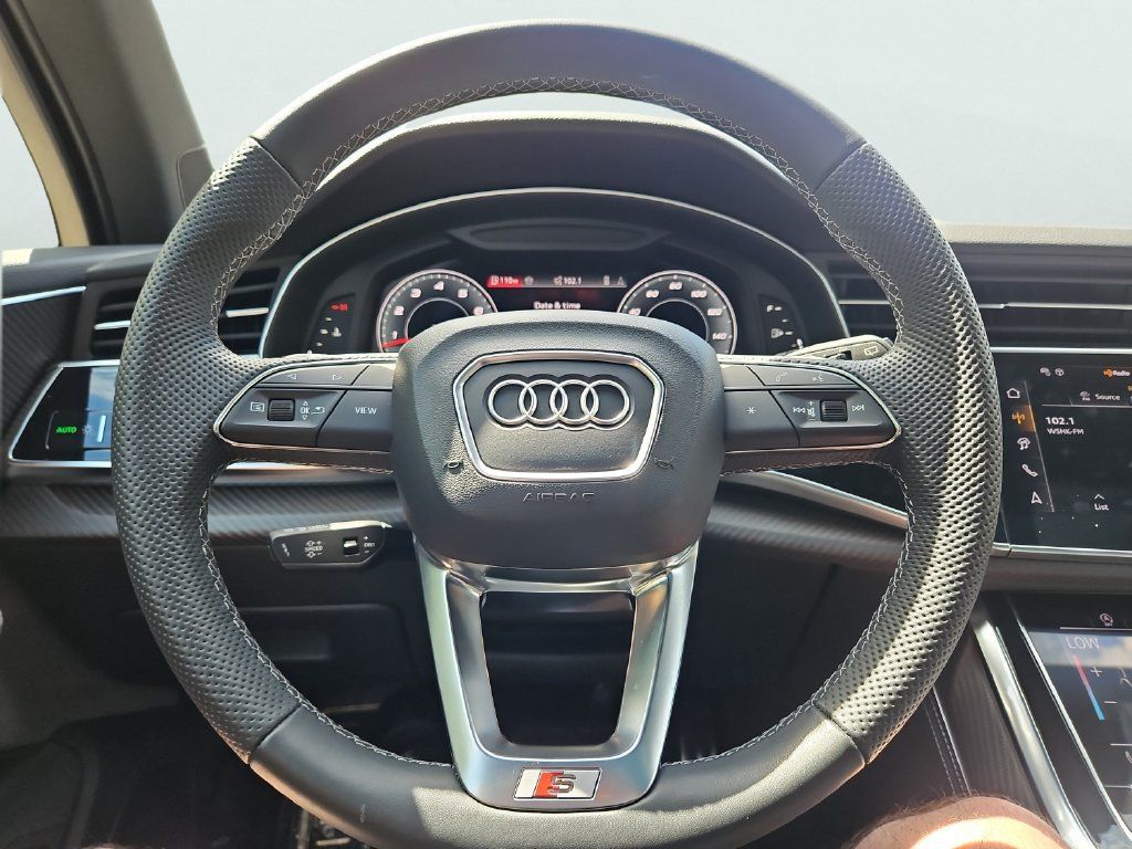 Certified 2025 Audi SQ7 Prestige w/ Prestige Package AWD/4WD image 33
