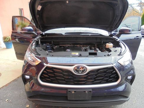 Used 2021 Toyota Highlander XLE image 39