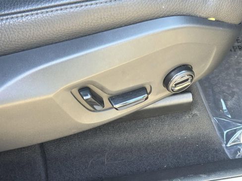 Used 2022 Volvo XC60 T8 Inscription Expression w/ Protection Package Premier image 35