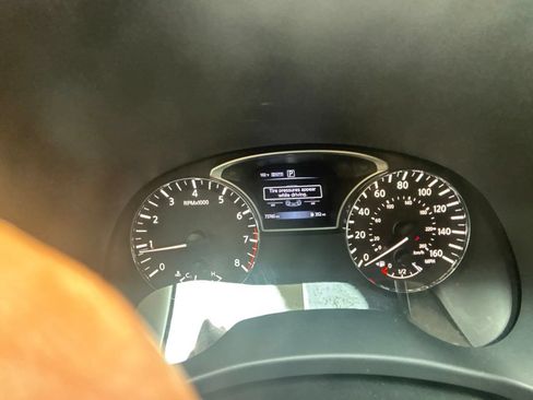 Used 2017 Nissan Pathfinder SV w/ SV Cold Weather Package AWD/4WD image 14